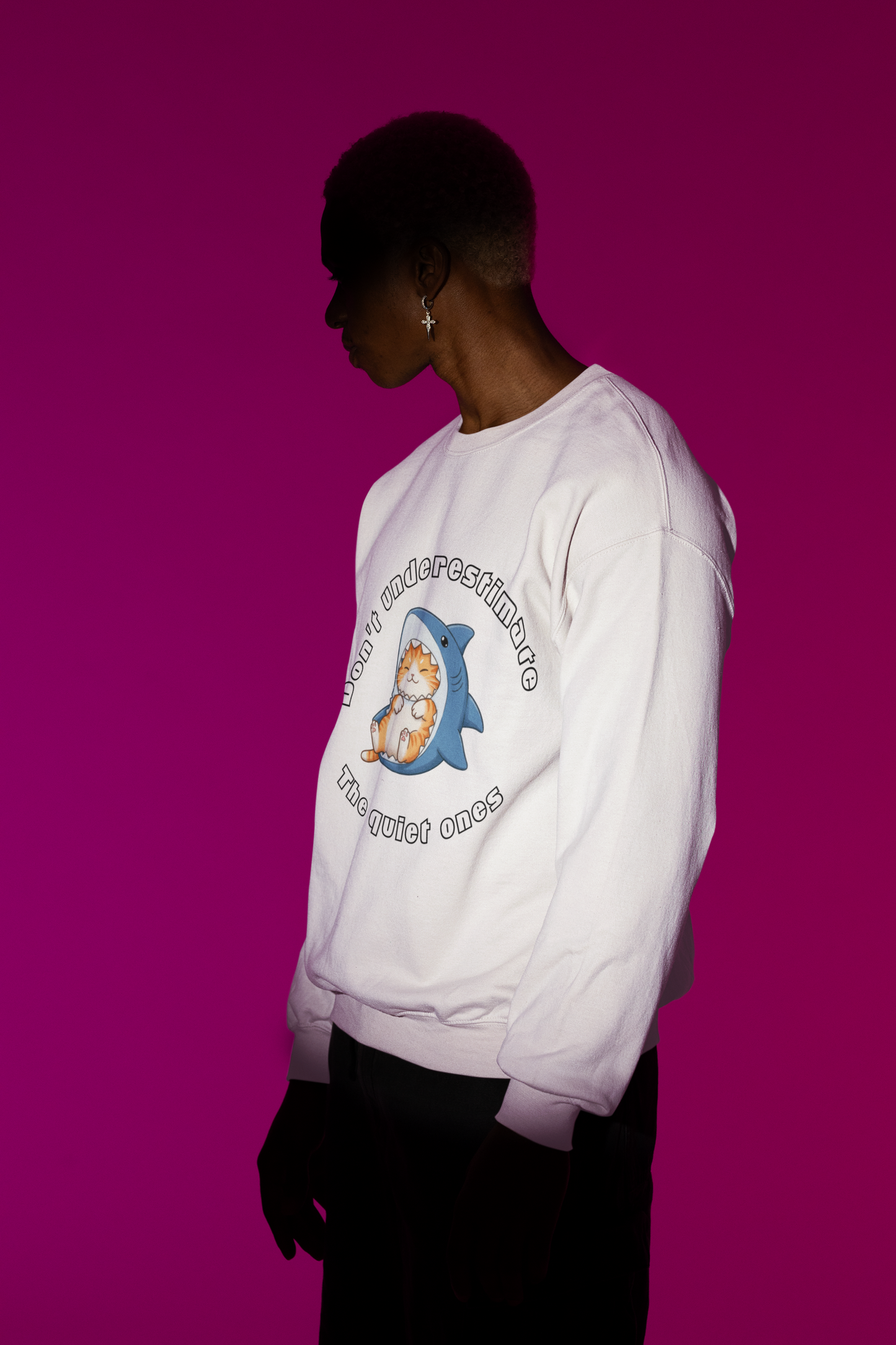 Unisex Shark Cat Sweatshirt – Funny Cozy Gift for Cat Lovers & Teens – Whimsical Animal Crewneck