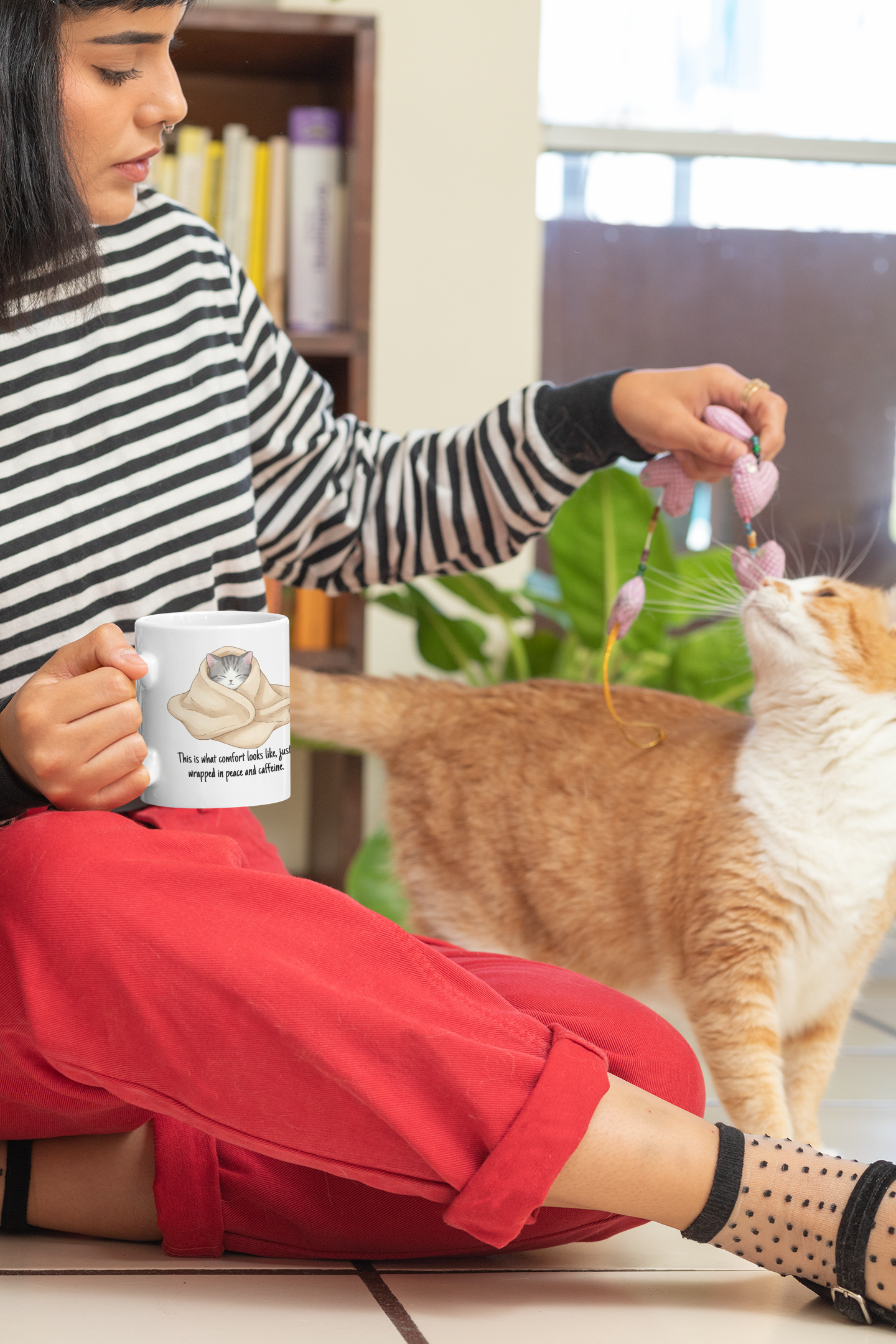 Cozy Cat Mug 11oz – “This Is What Comfort Looks Like” Quote | Funny Ceramic Coffee Cup | Gift for Cat Lovers
