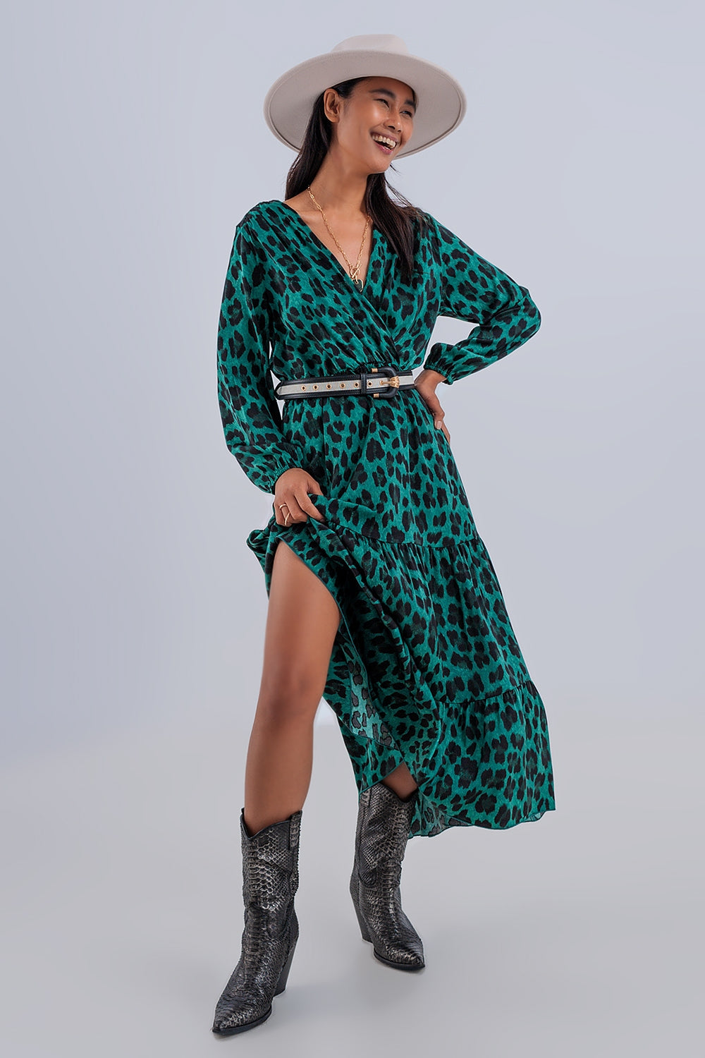 Green Animal Print Maxi Wrap Dress Boho Style, Long Sleeves & Flow Green Animal Print Maxi Wrap Dress Boho Style, Long Sleeves & Flow