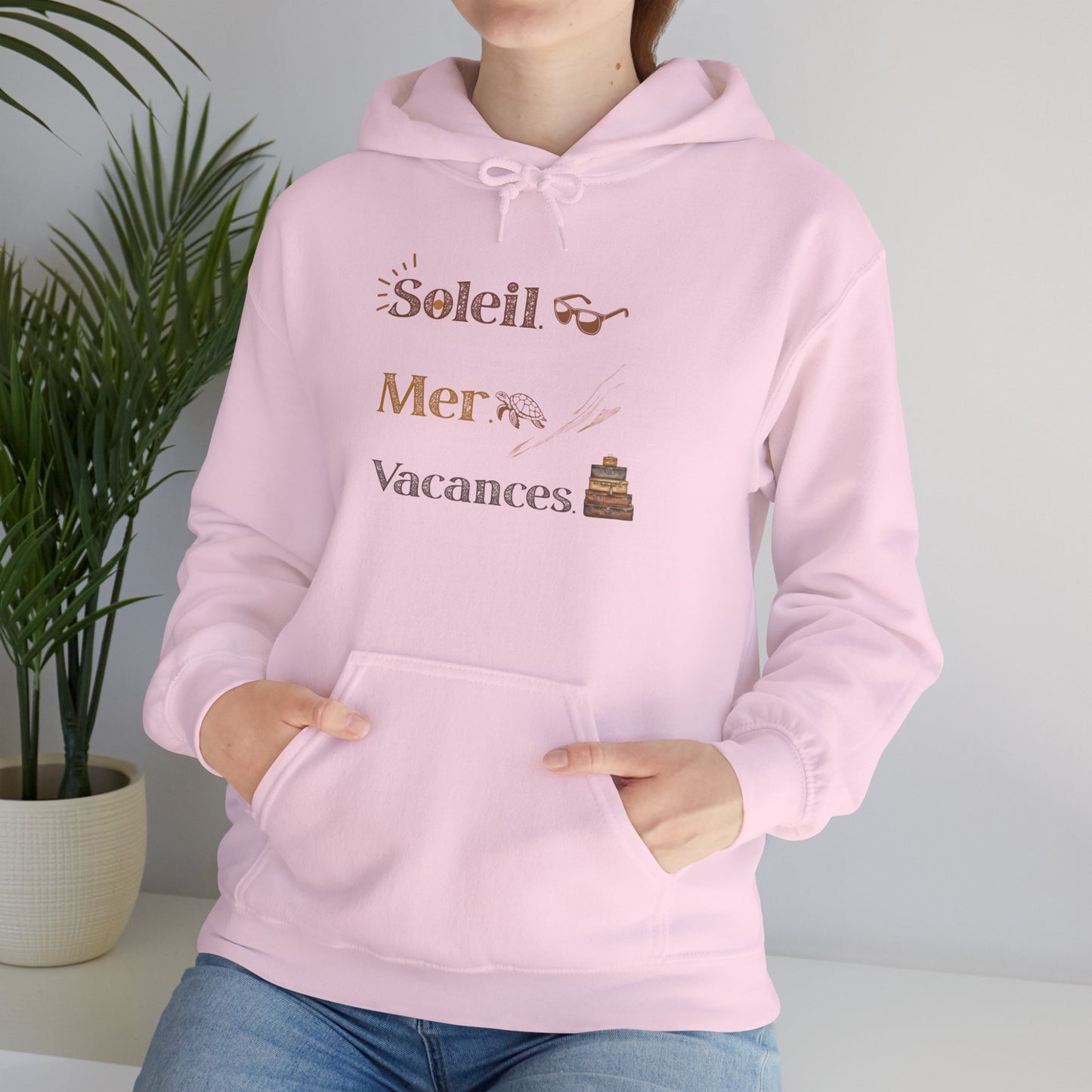 Soleil Mer Vacances Hoodie - Relaxing Beach Vibes Sweatshirt for Summer Getaways
