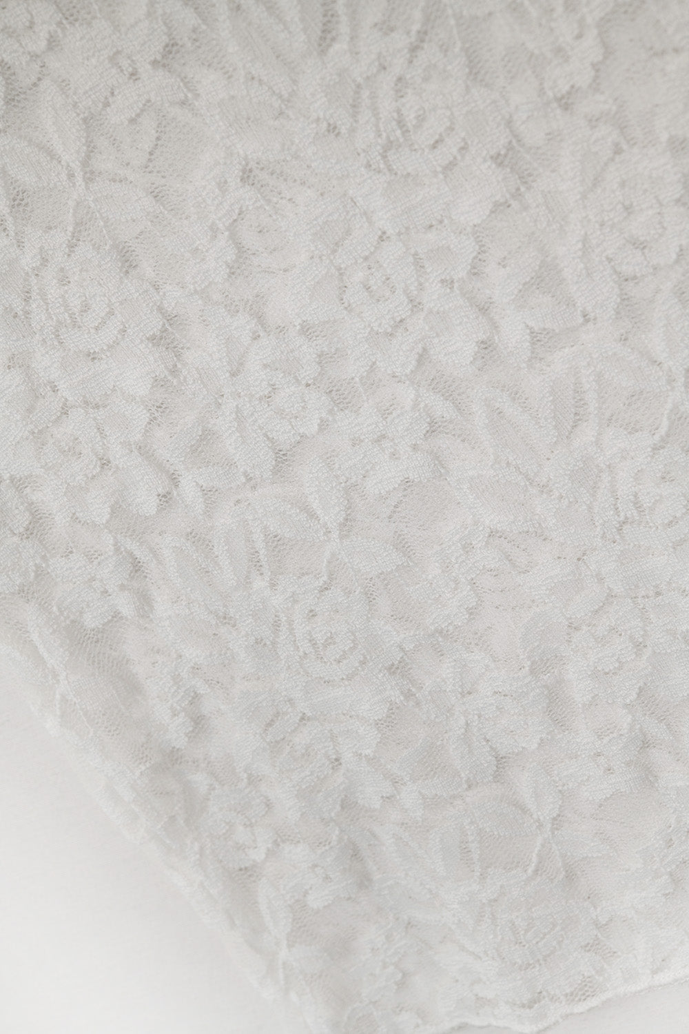Romantic White Lace Sleeveless Top 🤍 Feminine Fit, Elegant Floral Detail